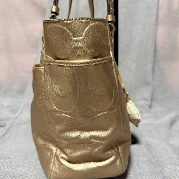 Coach Gold Tote Bag with Silk Lavender Interior โจ๐ - Picture 7 of 16